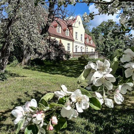 Отель Maras Manor Turlava Экстерьер фото