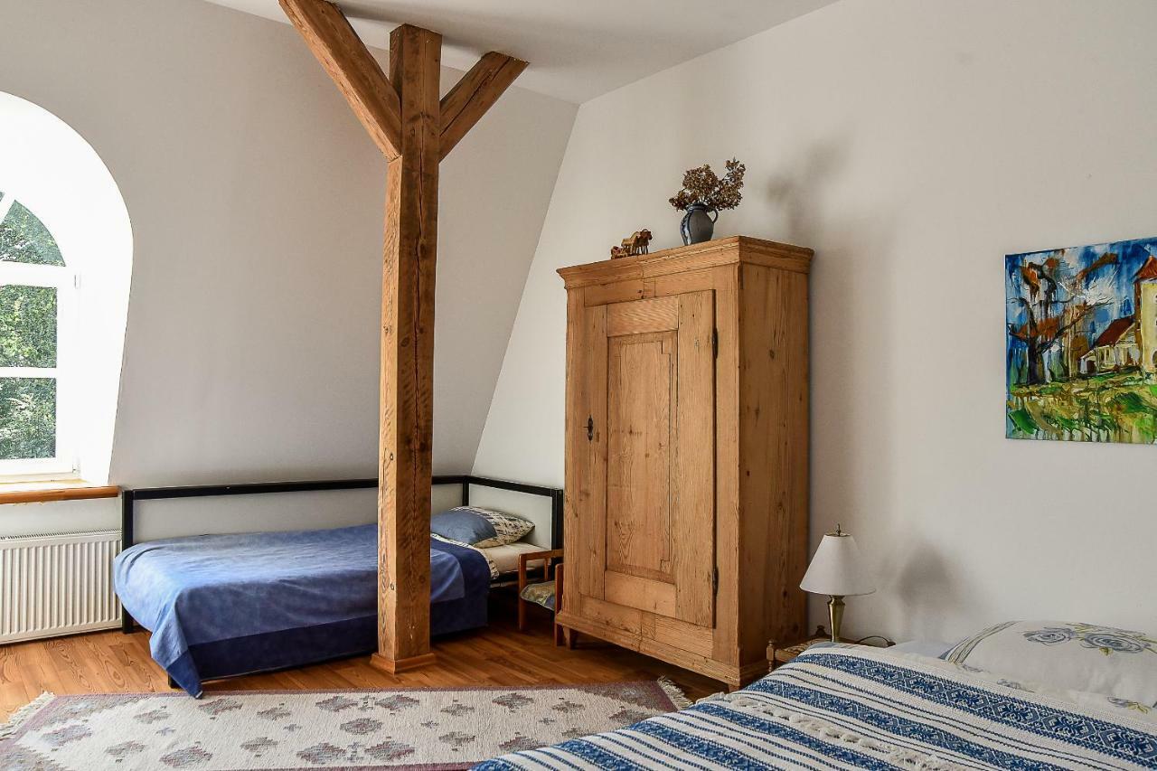 Отель Maras Manor Turlava Экстерьер фото