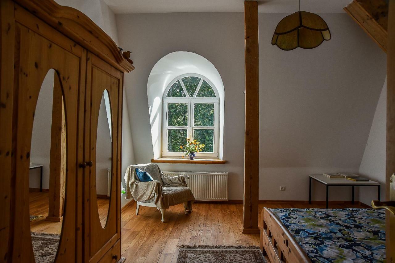 Отель Maras Manor Turlava Экстерьер фото